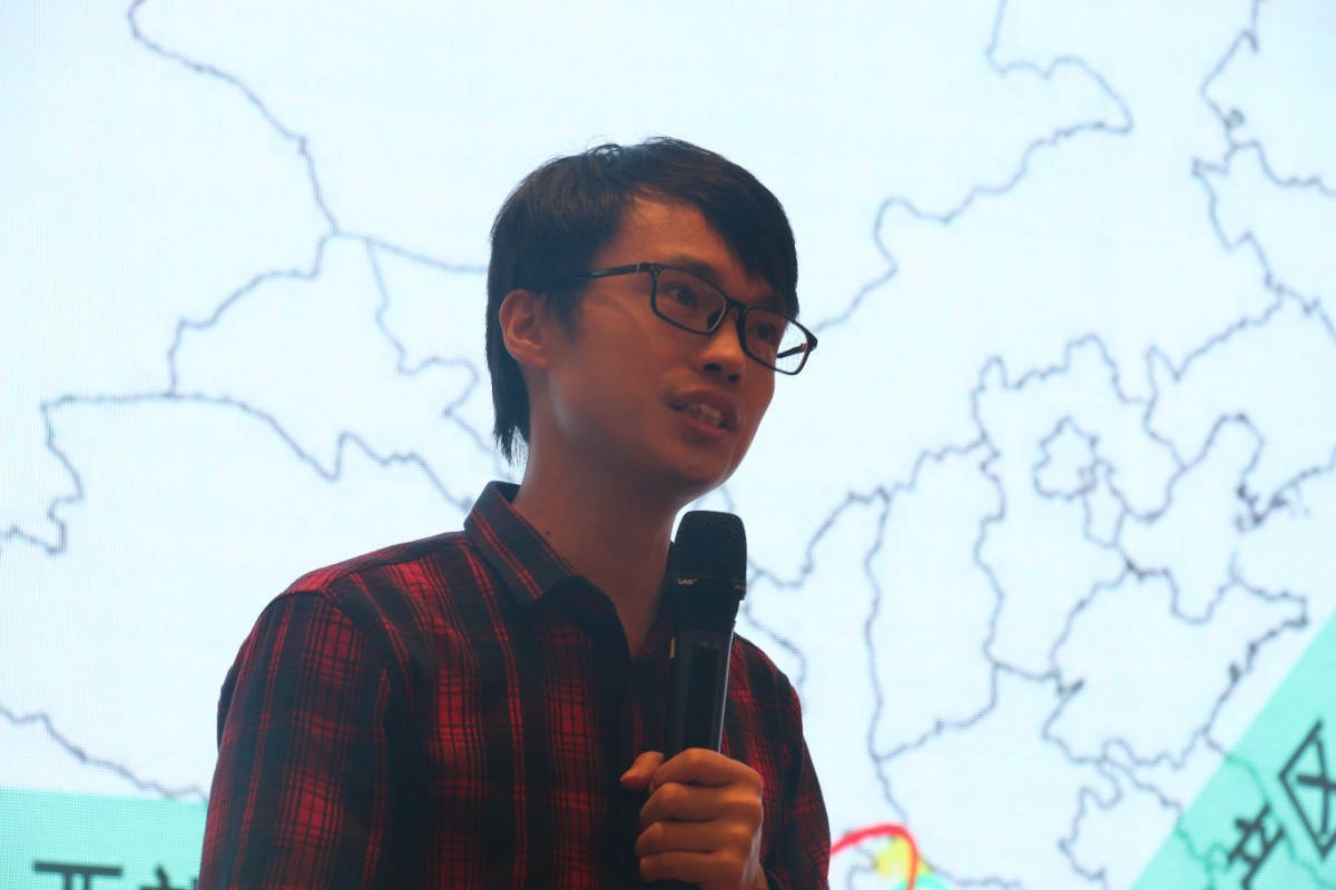 图2 吴良泉博士分享“赣南脐橙高产高效测土配方施肥技术”演讲.jpg