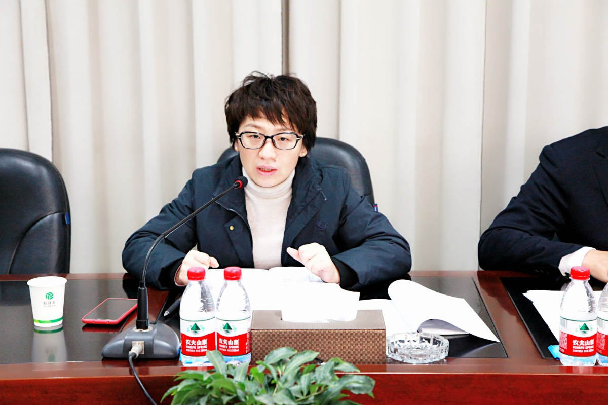 党委委员杨小红解读目标责任状_meitu_3.jpg 党委委员杨小红解读目标责任状_meitu_3.jpg