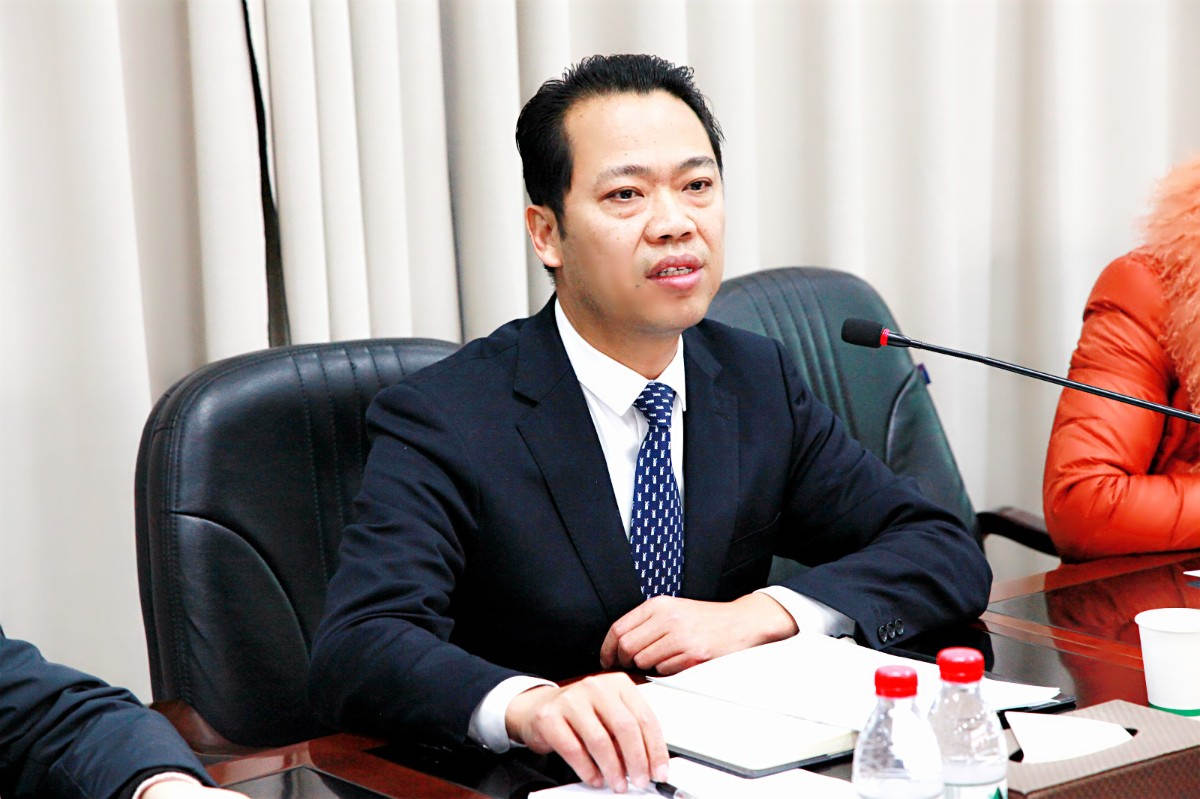 党委书记李维峰讲话2_meitu_1.jpg 党委书记李维峰讲话2_meitu_1.jpg