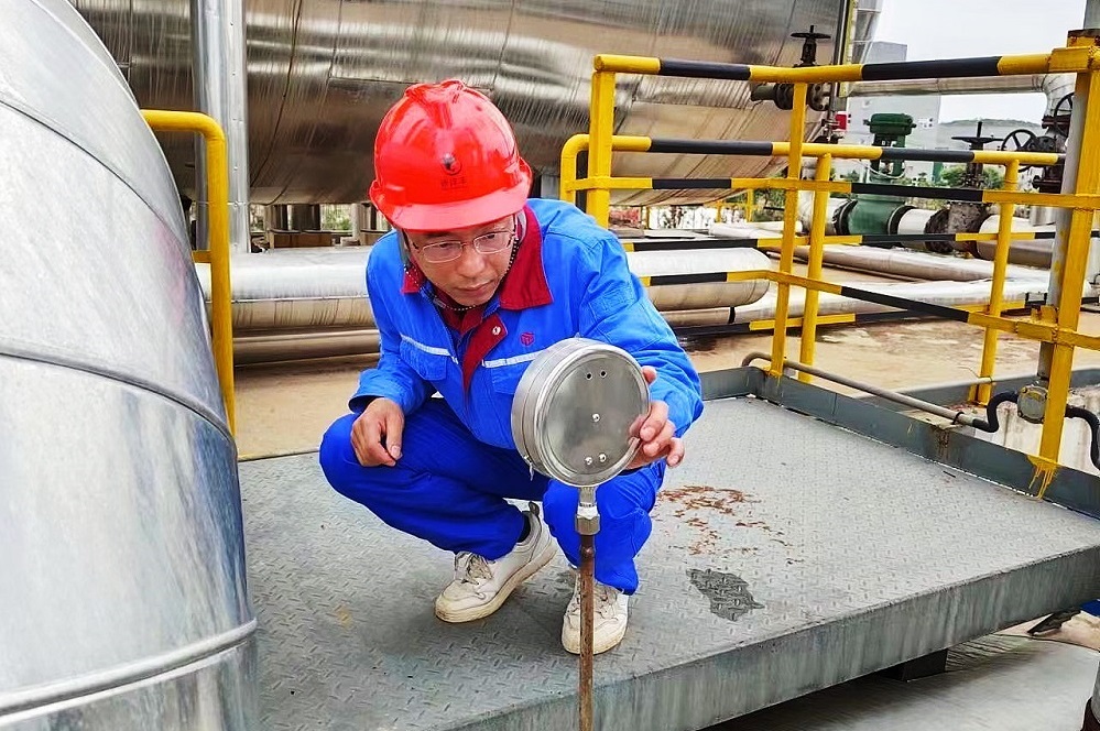 2021年度集团劳动模范、宜昌taptap点点体育硫酸厂硫酸车间主任吴启国吴启国.jpg